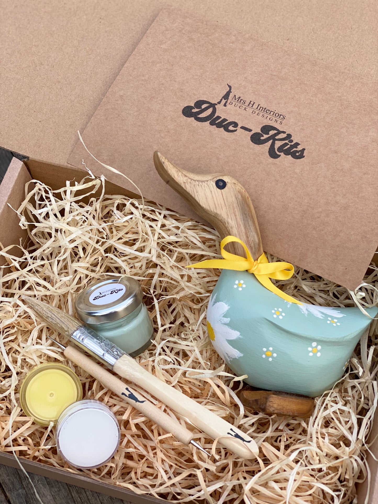 Duc~Kit Ducklet Painting Kit - Gertie the Gardener Wooden Duck Kit